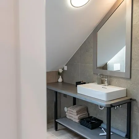 Prima Countryside Apartman Zirovnica