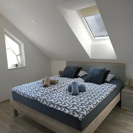 Apartment Prima Countryside Zirovnica