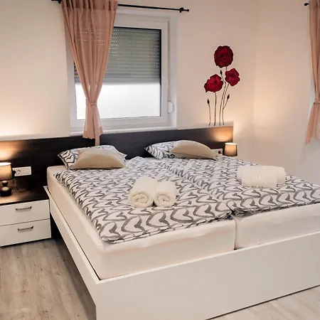Prima Countryside Apartment