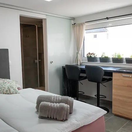 Prima Countryside Apartment Zirovnica